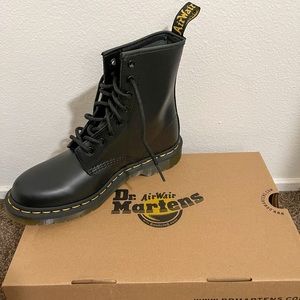 Doc Martens 1460 Smooth Leather Boots